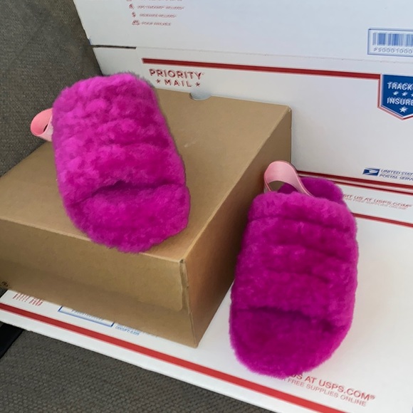 UGG - Picture 3 of 8